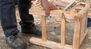 传统手工椅怎么来的?木匠现场组装